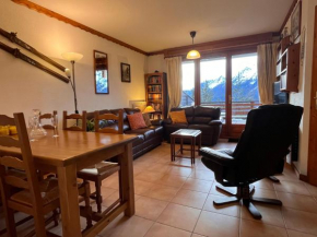 Stunning view and spacious terrace 200m from gondola